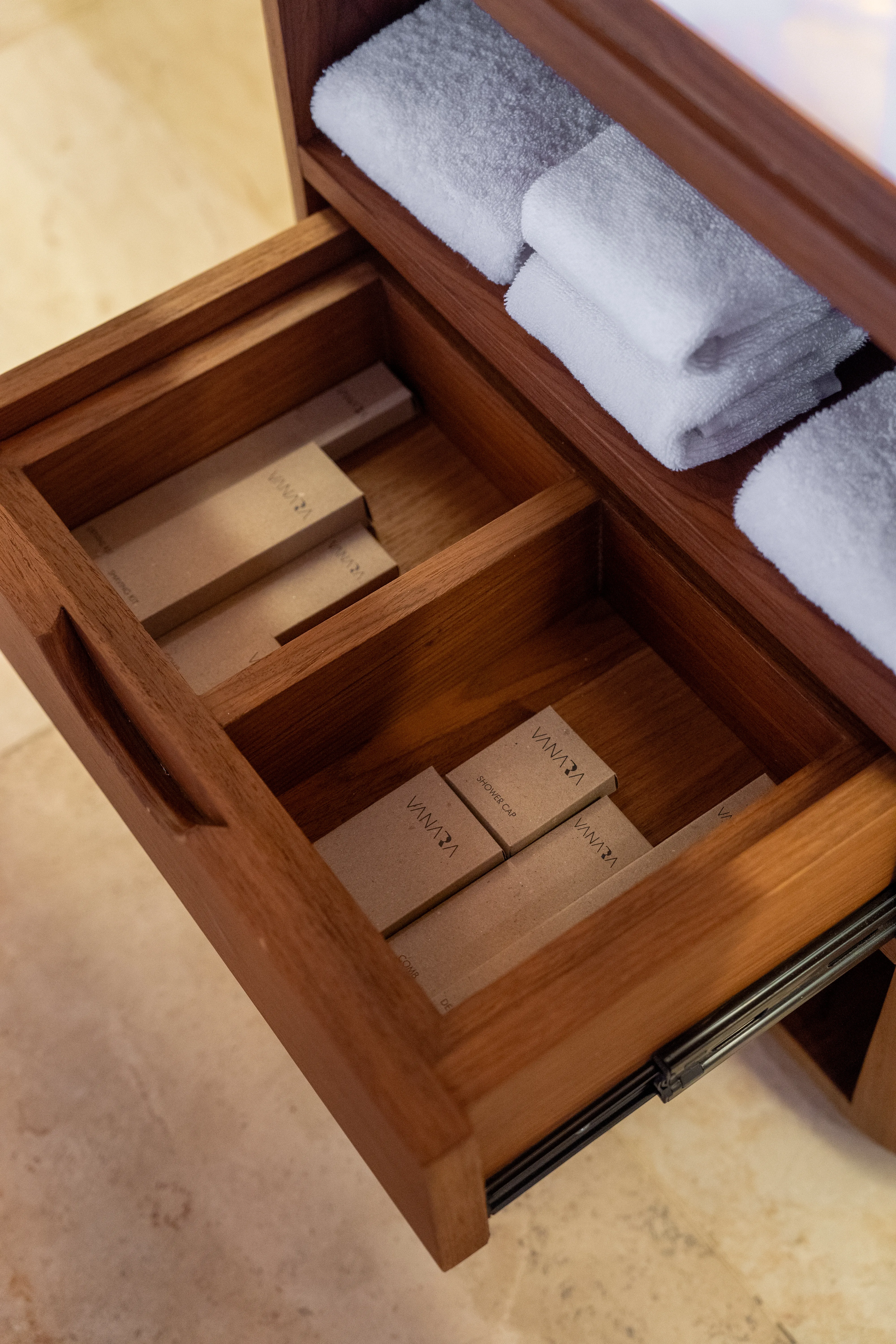 Dentro de la villa 8